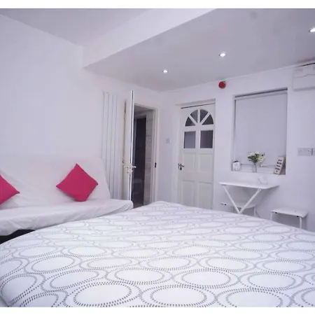 Studio Flat Holloway-Sk